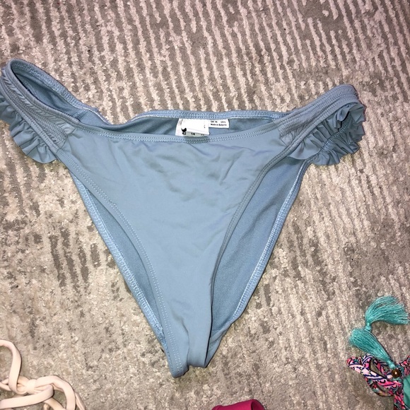 Bundle of bikini bottoms - Picture 3 of 7